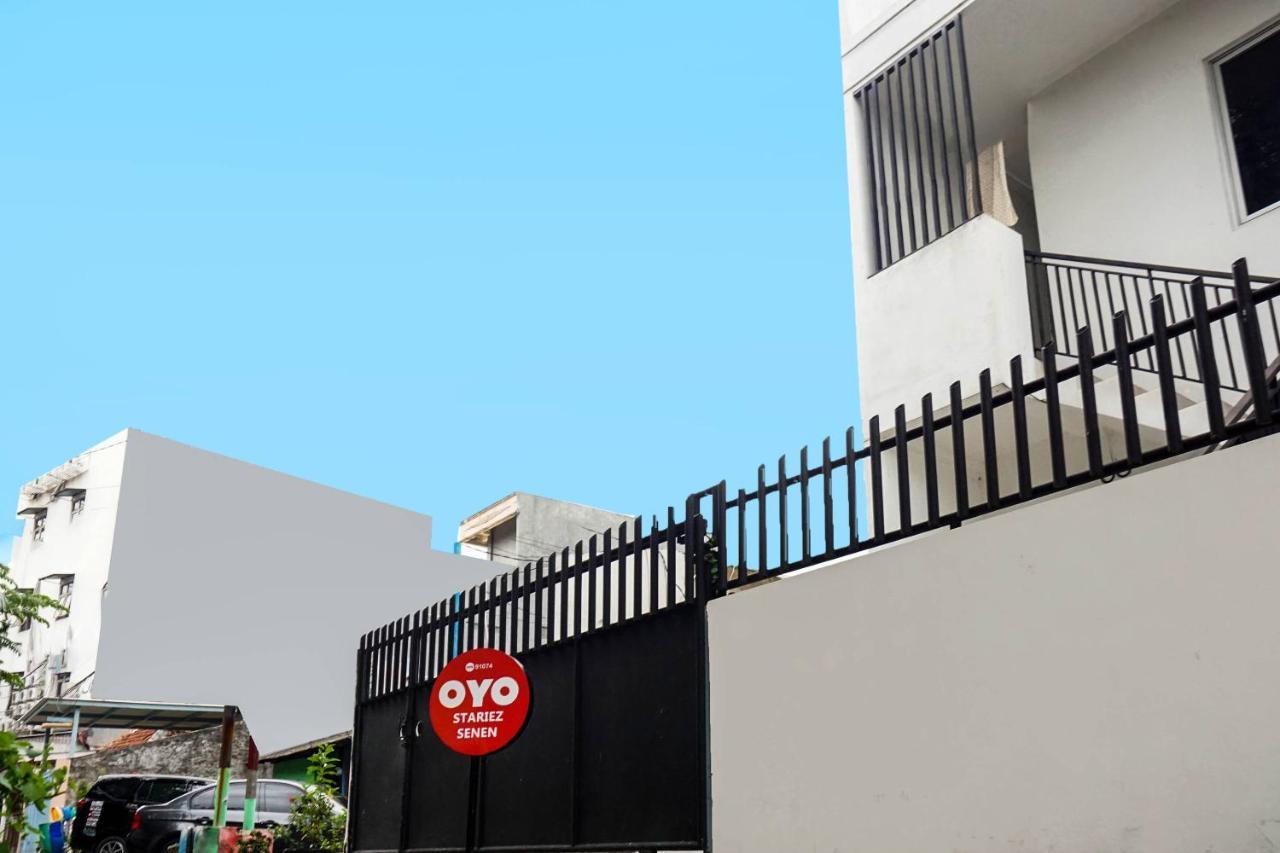 Super Oyo 91074 Stariez Senen Syariah Hotel Jakarta Exterior photo